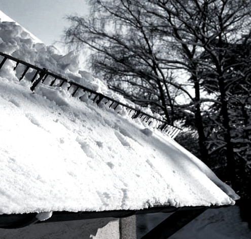 Snefangsgitter og snefangsrør til effektivt at undgå gener af sne og snefygning.